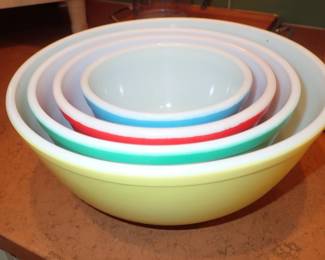 PYREX MIXING BOWLS