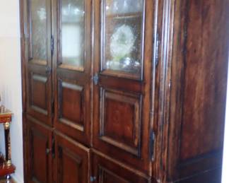 LARGE 6 DOORS STORAGE HUTCH