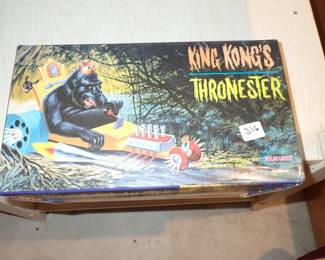 KING KONGS THRONESTER