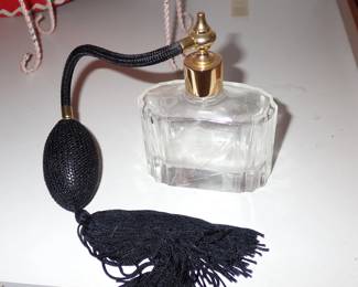 VINTAGE PERFUME BOTTLS