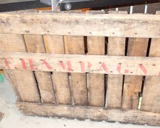 CHAMPAGNE CRATE