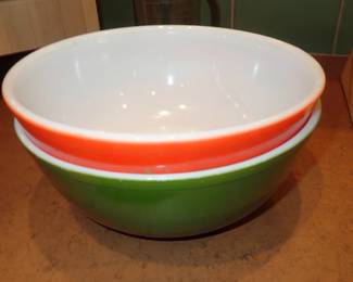 PYREX MIXING BOWLS