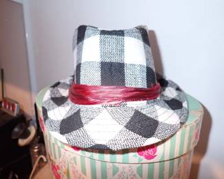 VINTAGE HAT