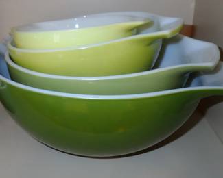 PYREX MIXING BOWLS