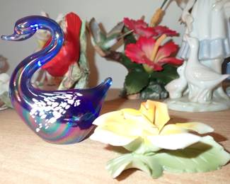 GLASS SWAN / FLOWERS