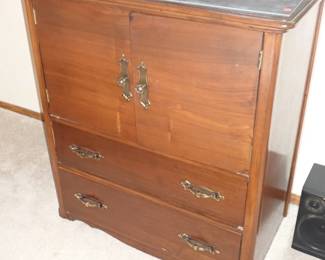 DOORS & DRAWERS DRESSER