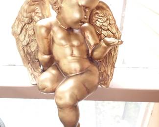 SITTING GOLD ANGEL
