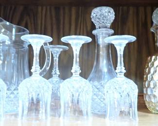 GLASSES & DECANTER