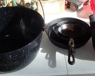 ENAMEL / IRON PANS