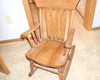 CHILD OAK ROCKER
