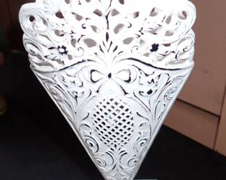 METAL VASE