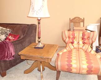 SQ OAK SIDE TABLE - ARMLESS CHAIR - TALL LAMP