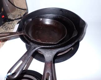 CAST IRON FRY PANS