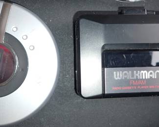 CD PLAYER / WALKMAN