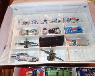 MATCH BOX / HOT WHEELS CARS