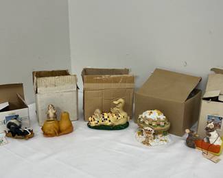 Charming tails figurines in box