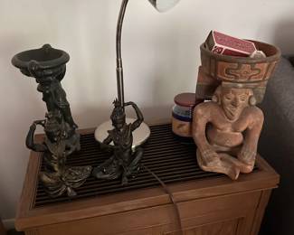 Assorted knick-knacks