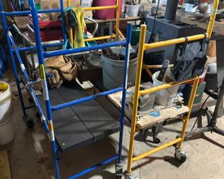Portable rolling scaffolds