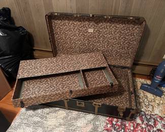 Vintage Imperial Truck & Bag Co. steamer trunk