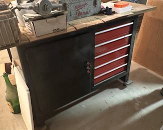 Tool chest