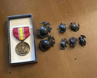 Vintage US Marine pins  