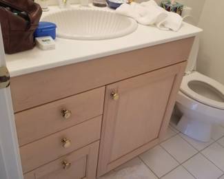 Bath vanity