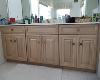 Double bath vanity