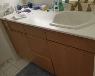 Bath vanity