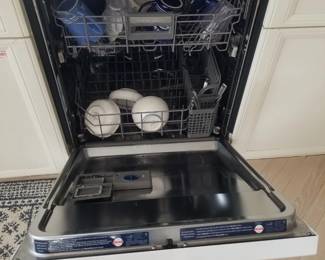 KitchenAid dishwasher has stainless steel interior