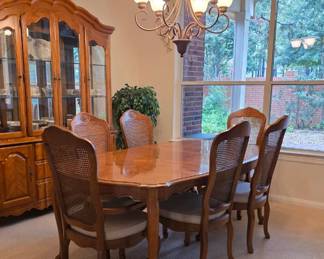 hutch, table