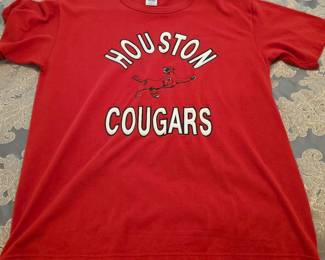 U of H vintage t shirt