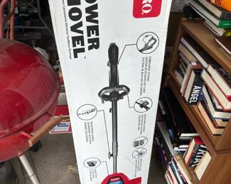 Toro power shovel