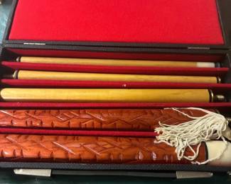 pool cue