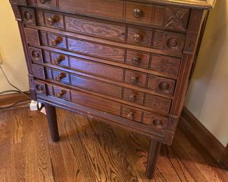 Spool cabinet