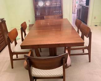 MCM DINNING TABLE WITH 6 CHAIRS! REMOVABLE LEAF!!