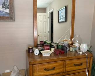 edroom Dresser with Mirror