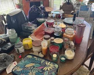 LOTS of CANDLES GALORE