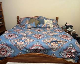 KING Bed Frame and foot board