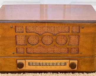 Vintage Admiral Tabletop Radio