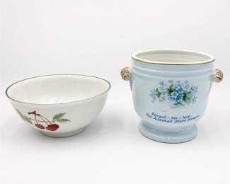 Lot 593: Royal Worcester Evesham Vale Bowl & Alaska Souvenir Planter