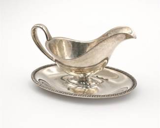 Lot 735: Wm Rogers Silverplate Gravy Boat with Attached Underplate
