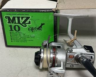Lot 528: Shimano MLZ-10 Ultra Light Spinning Reel with Box