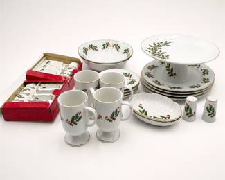 Lot 588: All The Trimmings Holly Porcelain Set with Cake Stand