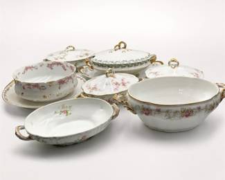Lot 552: 9 Haviland Limoges Porcelain Serving Pieces