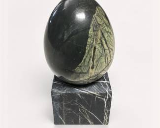 Lot 581B: Korean Green Hardstone Egg on Stand, Inscribed Seorak 1987