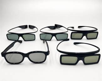 Lot 570: 5 Pairs of 3D Glasses, Samsung-Style Active Shutter & RealD