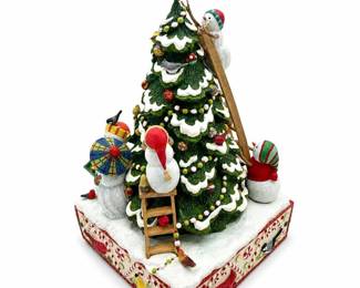 Lot 0907: Snowmen Decorating Christmas Tree Figurine