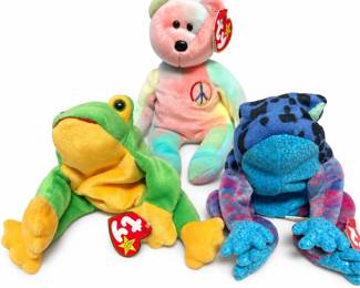 Lot 131: 3 Ty Beanie Babies: Peace Bear, Smoochy & Prince Frog