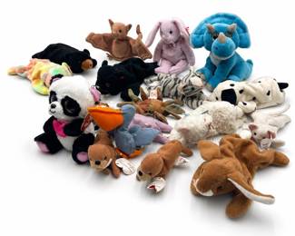 Lot 1012: 19-Piece Ty Beanie Babies & Plush Animal Lot