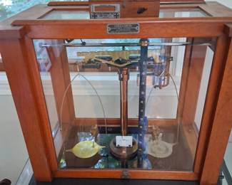 ANTIQUE BALANCE SCALE